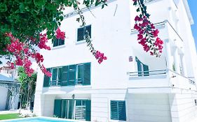 Yo-House